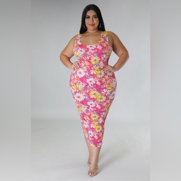 Plus Size Pink Floral Cut Out Self Tie Back Closure Midi Dress - Picture 6 of 13